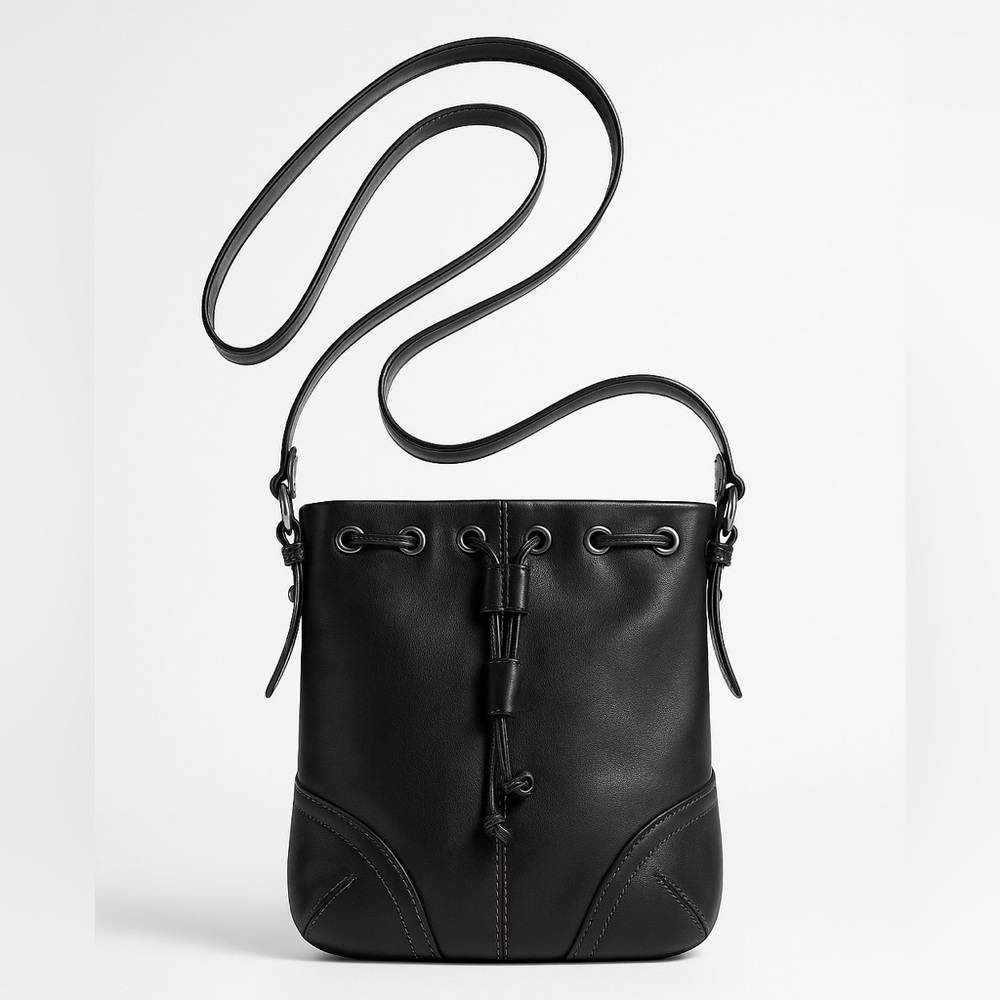 Coach Black Leather Drawstring Bucket Bag Crossbody Purse Vintage Y2K